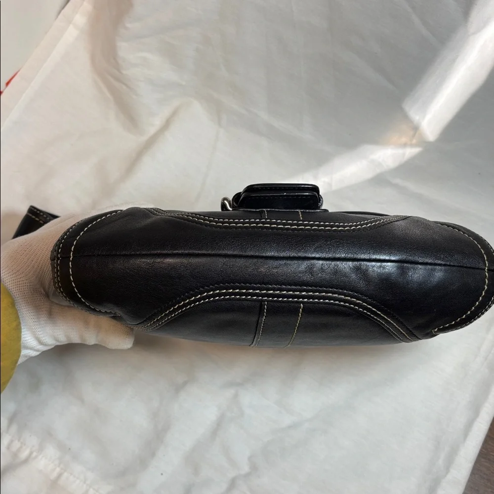 Coach Soho Baguette 2006 - Picture 5 of 17